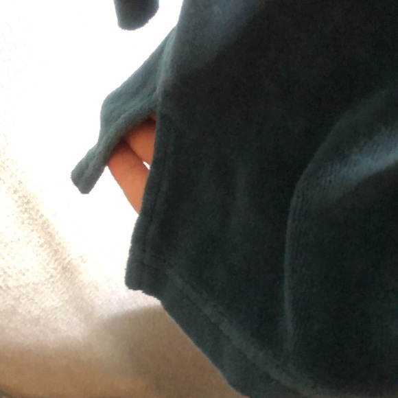 L.L.Bean Freeport ,Maine turtle neck velvet shirt - Picture 4 of 8